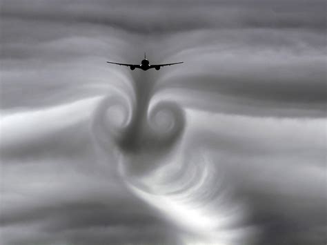 Turbulences à bord d'un avion rempli de mystères et de rebondissements!